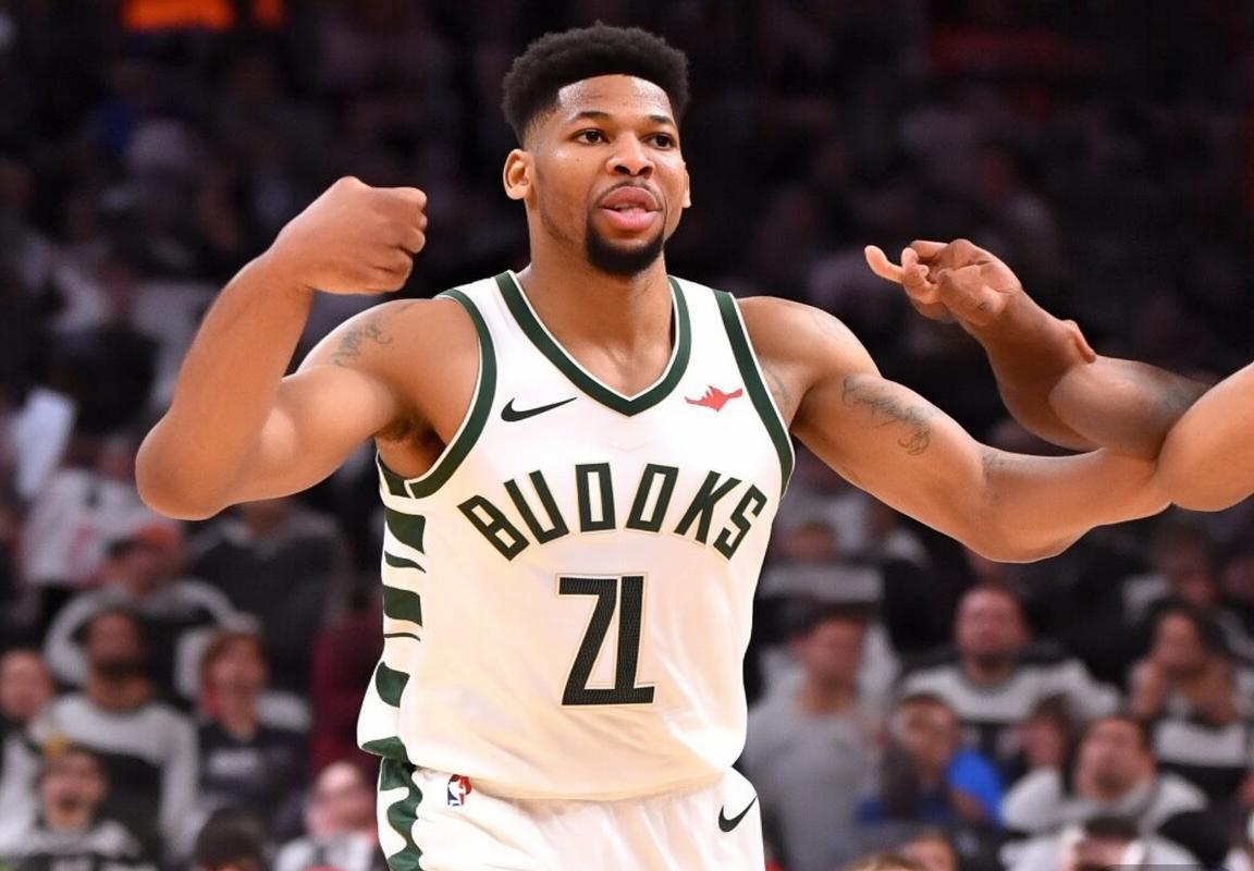 湖人迎挑战！密尔沃基雄鹿与波特兰开拓者达成涉及扬尼斯·阿德托昆博（字母哥）的重磅交易